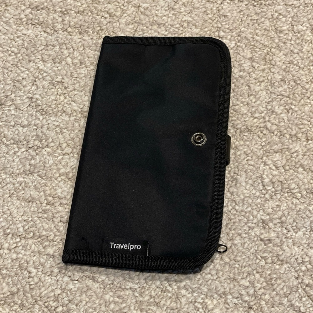 Travelpro Travel Wallet case pouch Passport ID Black Nylon 9.5”x5” New